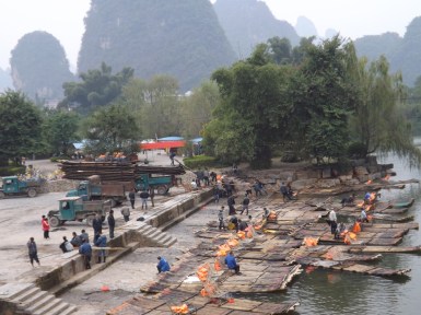 2014-11-15 c Yangshuo - Walking back to Hotel (3)