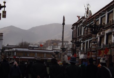 2014-11-22 l Lhasa - The Jokhang Kora (12)-crop